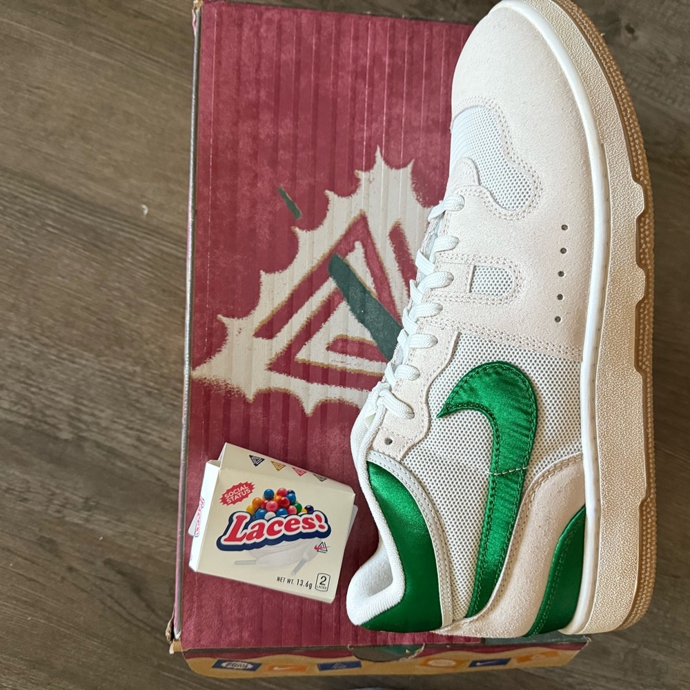 Nike Mac attack social status